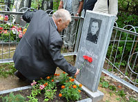 В Иванове открыт памятник погибшему при исполнении служебных обязанностей сержанту милиции Борису Курносову