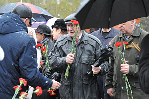  На воинских мемориалах Иванова почтили память героев Великой отечественной войны