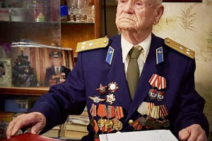 Поздравили ветерана Великой Отечественной войны А.Я.Кузина с 103 летием!