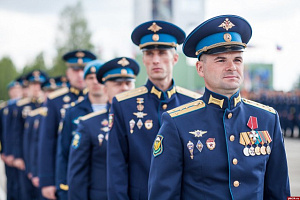  В России отмечается День офицера.