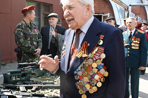 В Иванове коллеги и общественники посетили ветерана Великой Отечественной войны легенду регионального уголовного розыска Бориса Гурова