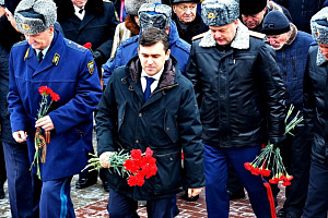 В День Неизвестного Солдата в Иванове возложили цветы к Мемориалу Героям фронта и тыла