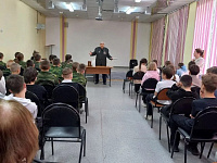 Урок Мужества в МБОУ «СШ № 43», посвященный теме «Великая память, великие герои» проведен Игорем Павловичем Антоновым, известным журналистом, писателем, краеведом и заслуженным работником культуры России