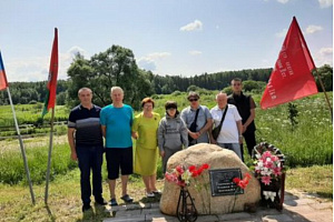 ОТ ВОЙНЫ ДО МОГИЛЫ ОТЦА – ЖИЗНЬ. 84-летний сын приехал в Лежнево