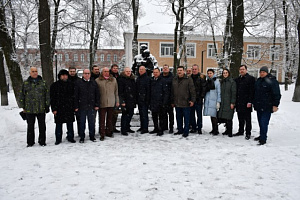 В Сквере ветеранов боевых действий в городе Иваново состоялись митинг и церемония возложения цветов в связи с 45-летием ввода советских войск в Демократическую Республику Афганистан