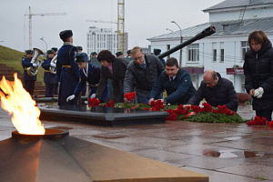 В Иванове почтили память Неизвестного солдата В Иванове почтили память Неизвестного солдата