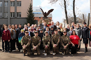 Ветераны и полицейские провели «Урок Мужества» для школьников и студентов Ивановской области, который был приурочен ко Дню ветерана органов внутренних дел