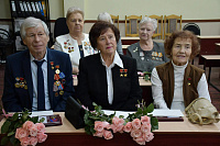 «Из одного металла льют медаль за бой, медаль за труд…»