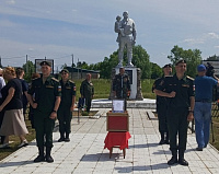 Еще один солдат вернулся домой. 