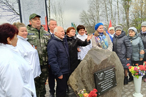 В деревне Козино Лежневского района открыт мемориал, увековечивающий память тружеников тыла, участвовавших в строительстве оборонительного рубежа в условиях  зимы 1941-1942 годов
